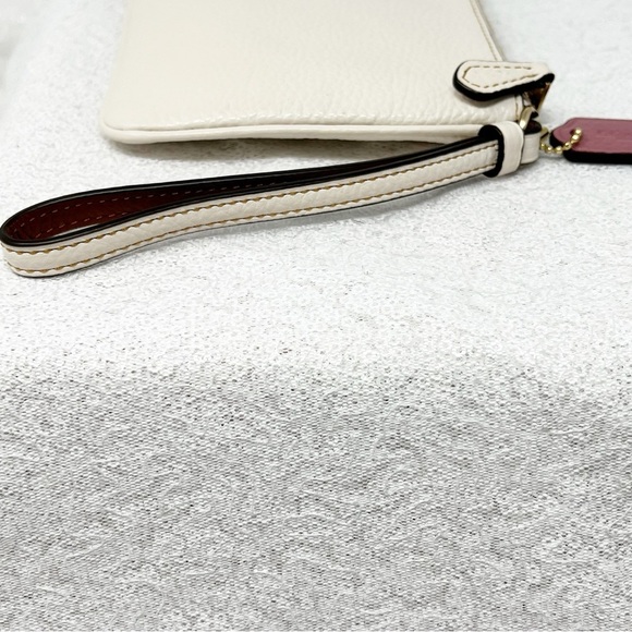 Coach x Disney Pebble leather Minnie Mouse Patch wristlet purse wallet - Picture 13 of 16